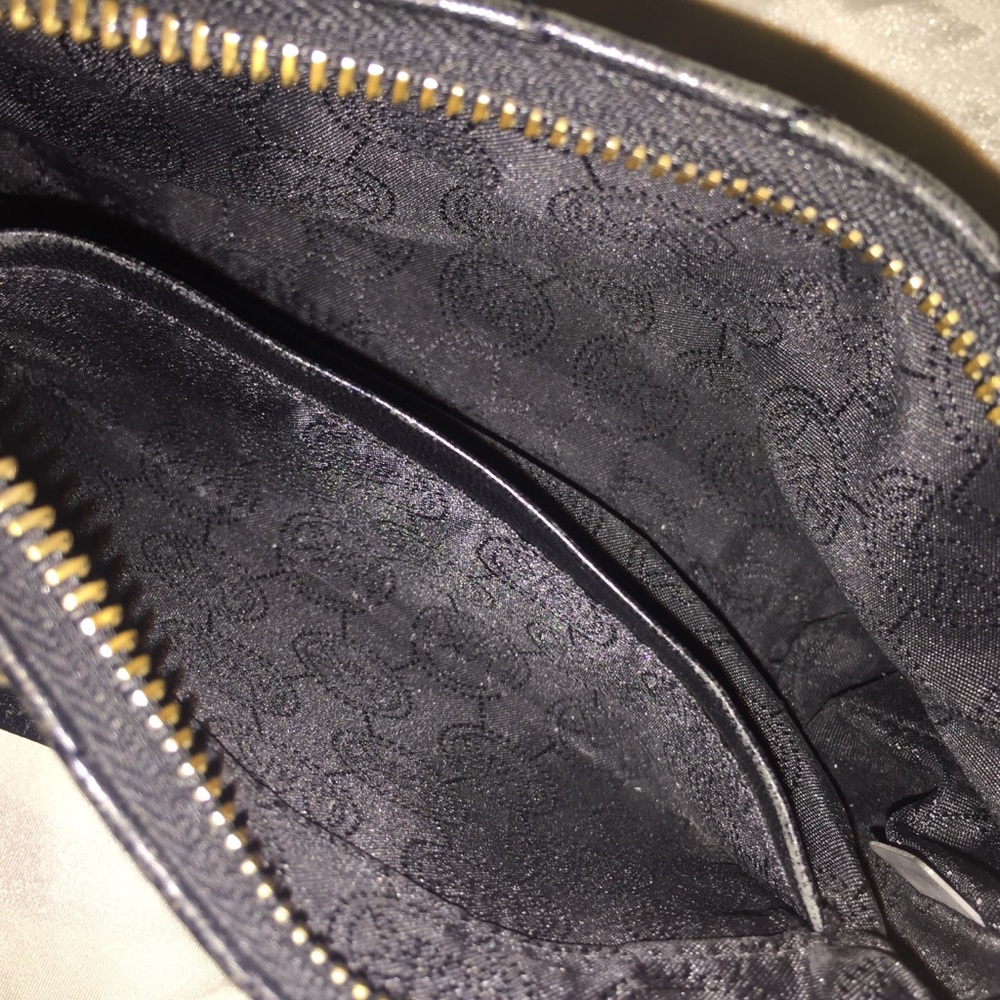 Michael Kors Black Purse/Wristlet Gold Studs - Picture 8 of 8